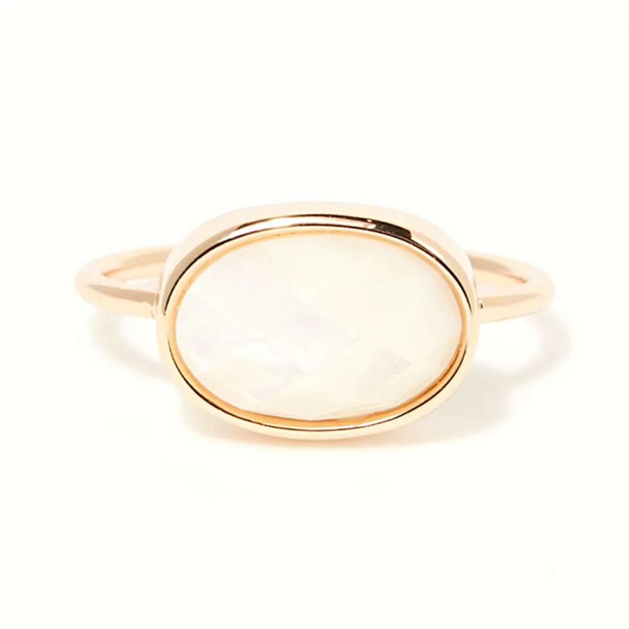 Bague Albane Nacre blanche en laiton doré-Moonstone Clearance