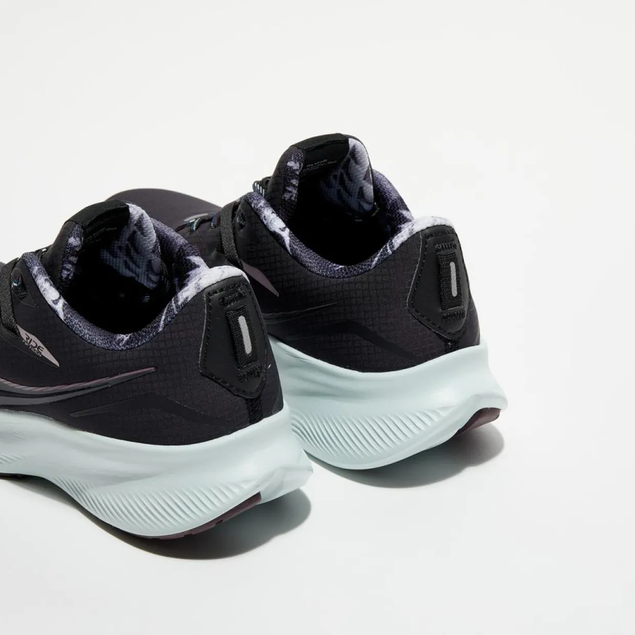 Baskets Ride 15 Runshield noir/bleu-Saucony Hot