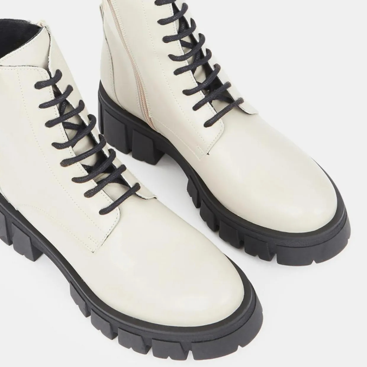 Femme Galeries Lafayette Bottines^Boots à lacets semelle épaisse beiges - Talon 4,5 cm
