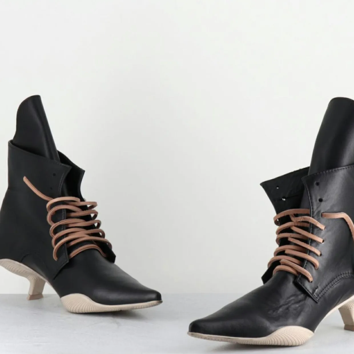 Boots en Cuir mina noires-SDM Hot