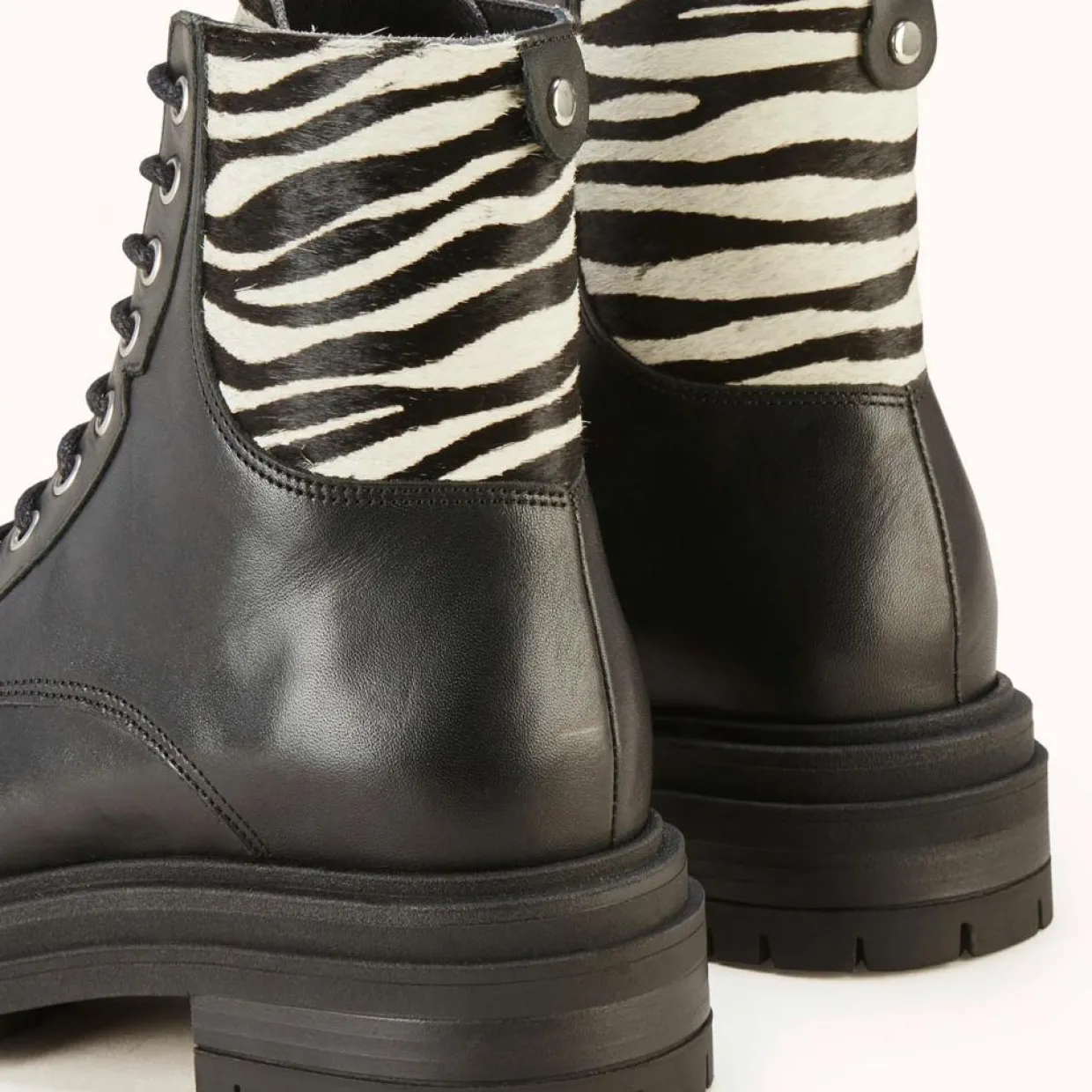 Boots en Cuir Verenice noires-Cosmoparis New