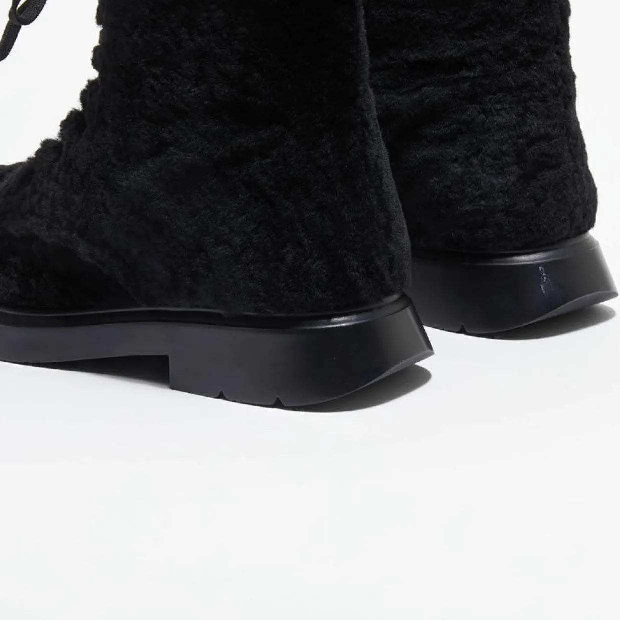 Boots en Peau de Mouton McKenzee Chill noires-Stuart Weitzman Best