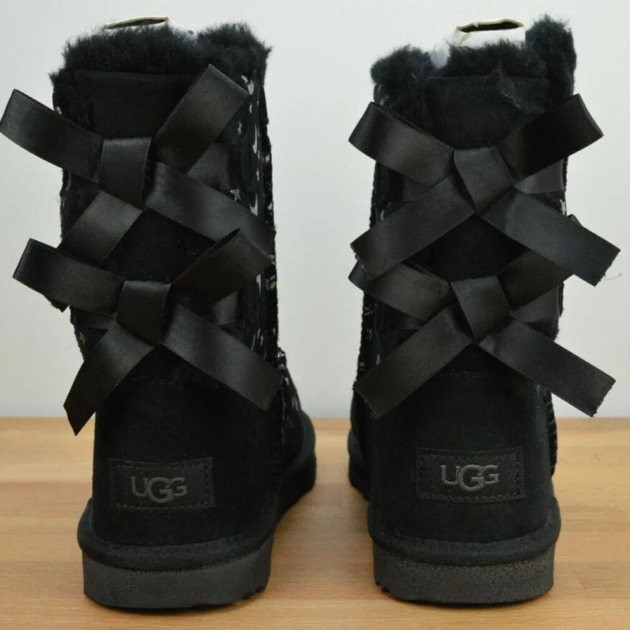 Boots fourrées Laine Bailey BoMoon motif étoiles noir/argenté-Ugg Outlet