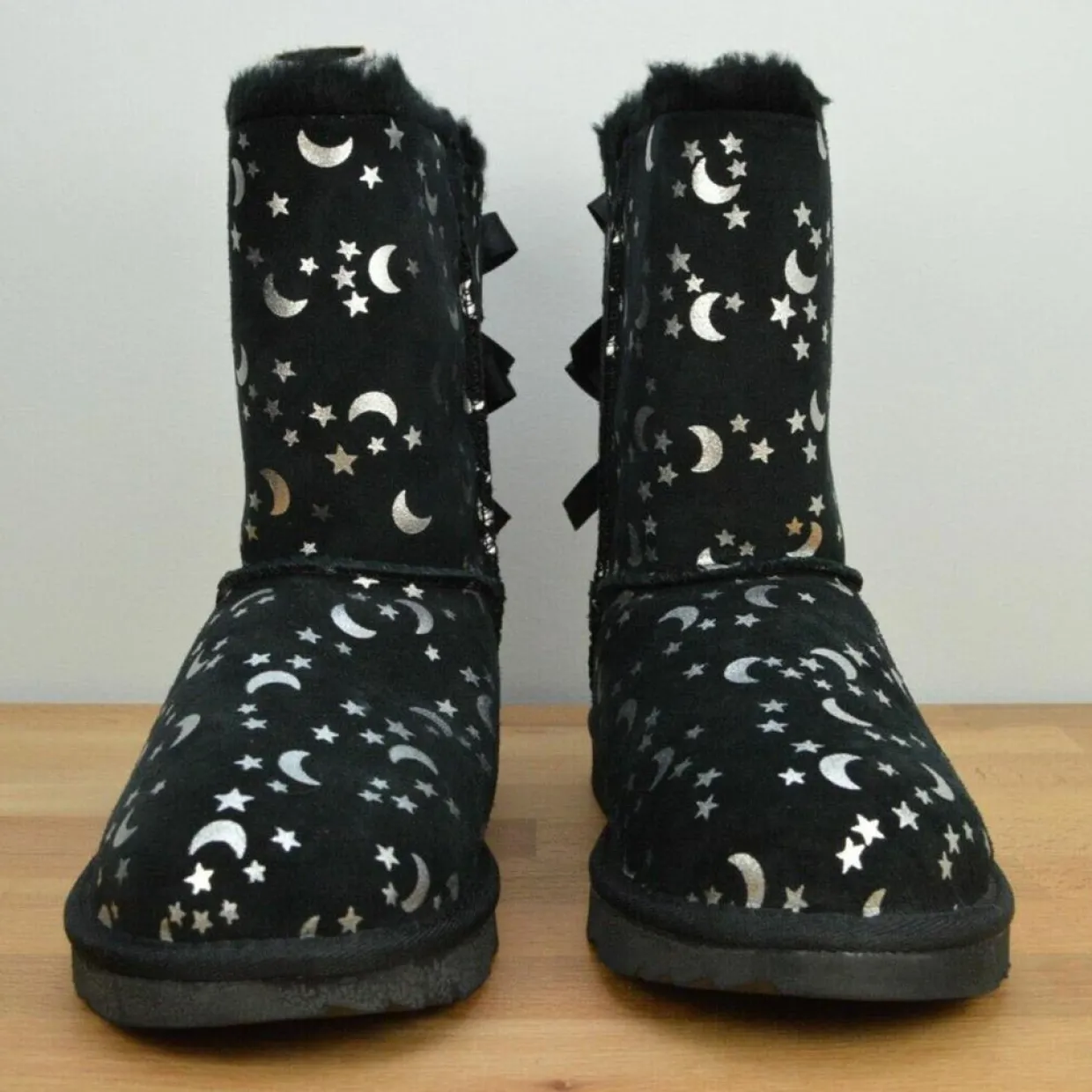 Boots fourrées Laine en Velours de cuir Bailey BoMoon and Stars noires-Ugg