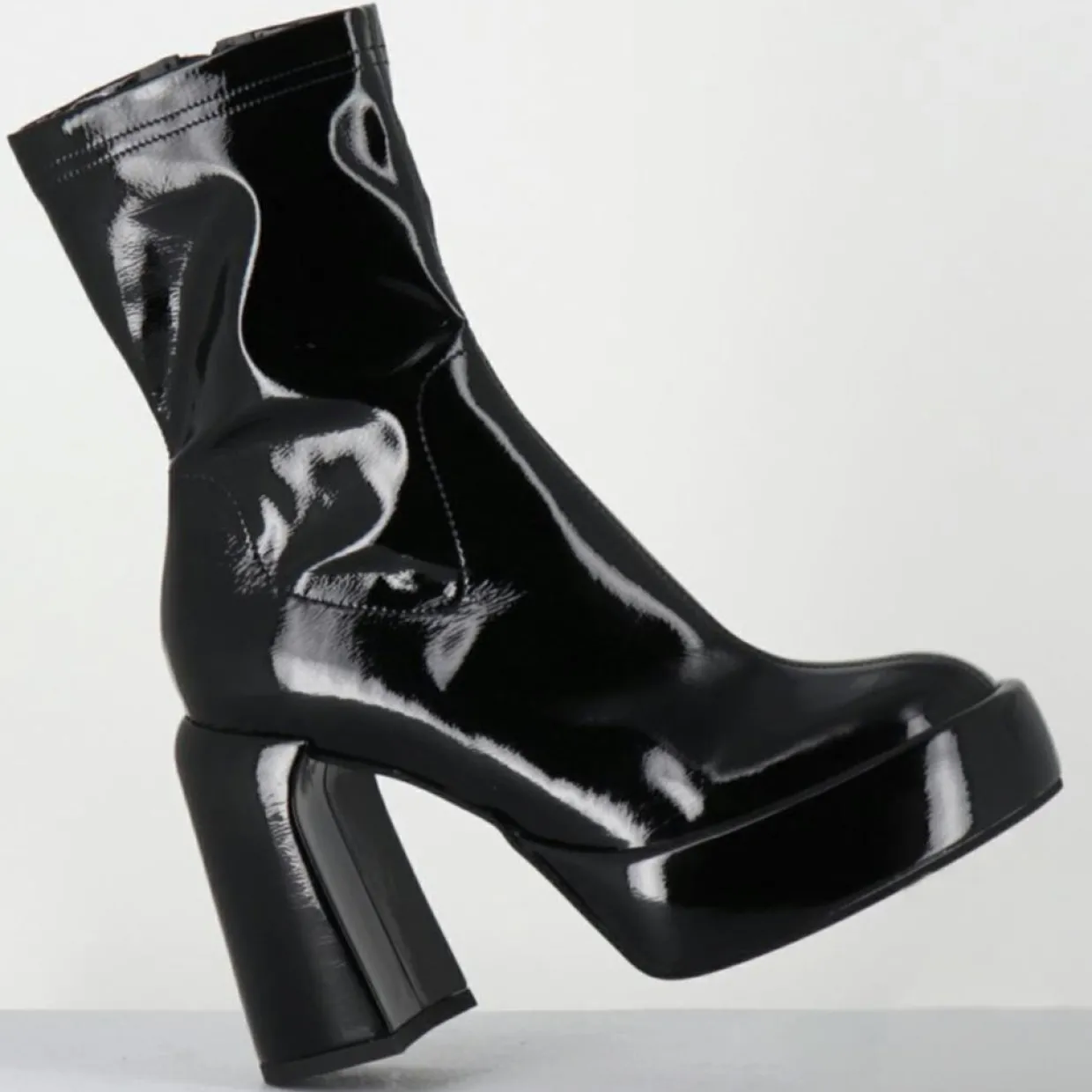 Bottines en Cuir E3527 noires - Talon : 9.5 cm-Elena Iachi Outlet