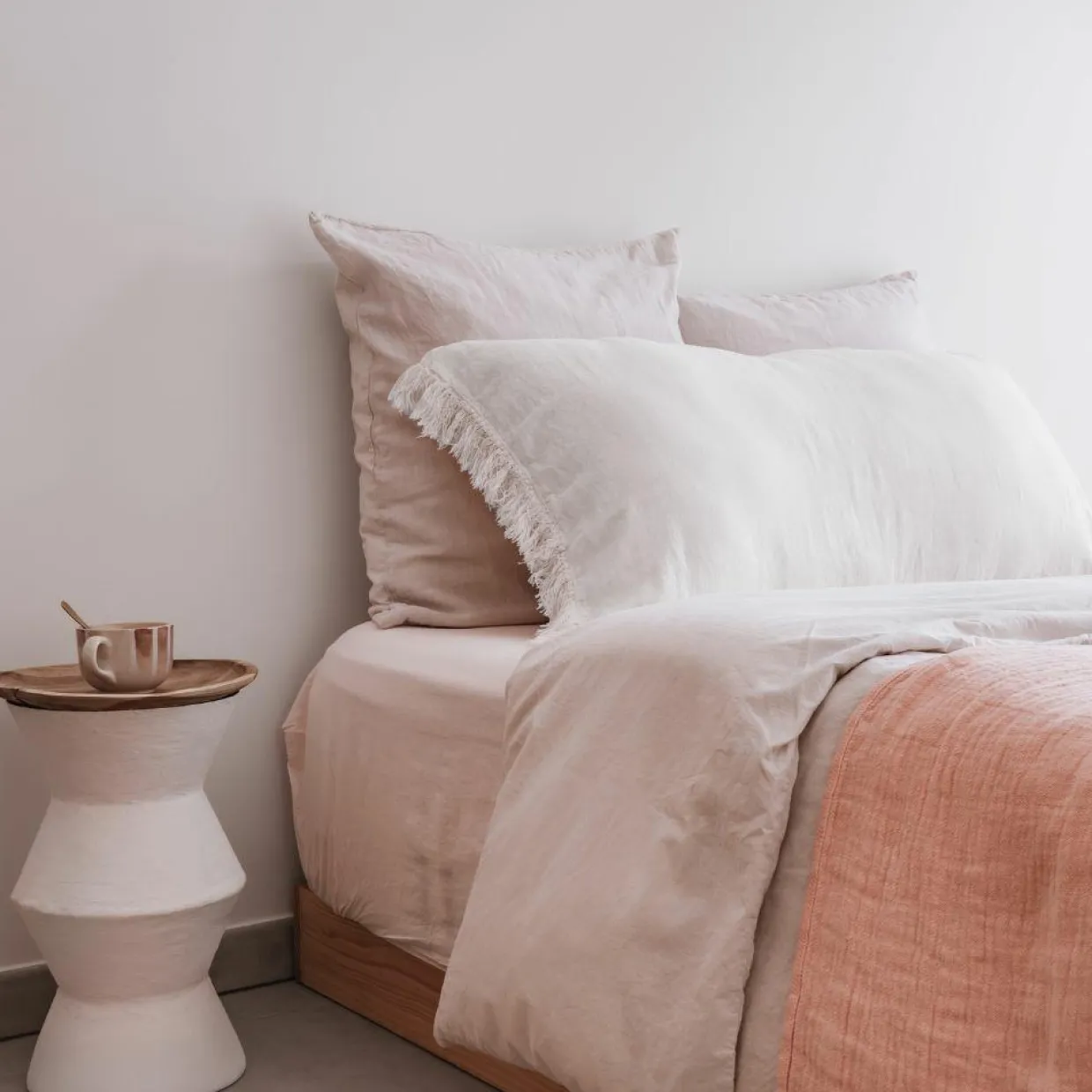 Coussin en lin frangé blanc 55x110cm-Bed and Philosophy Online