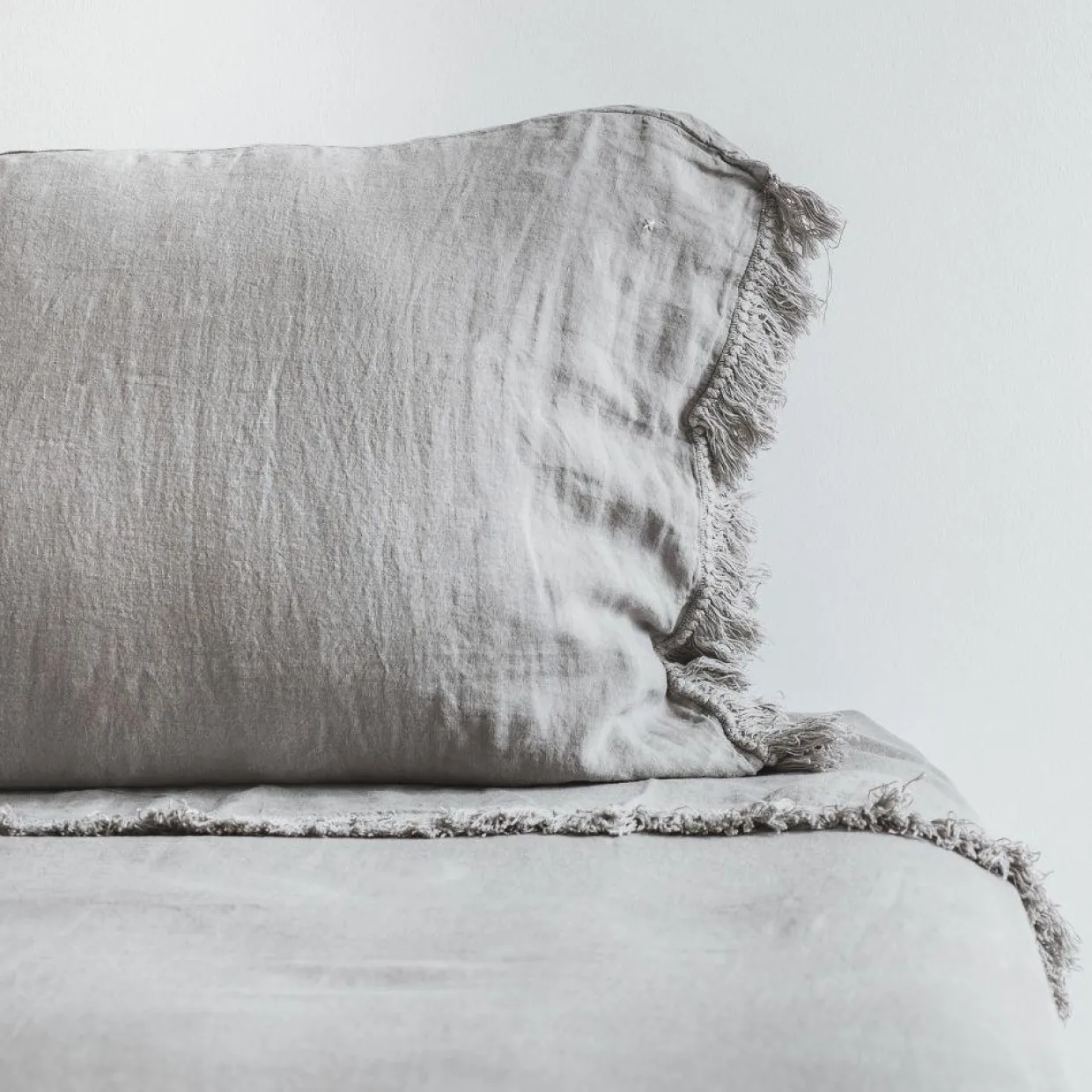 Bed and Philosophy Linge De Lit, Ensembles^Coussin frangé gris 80x80cm