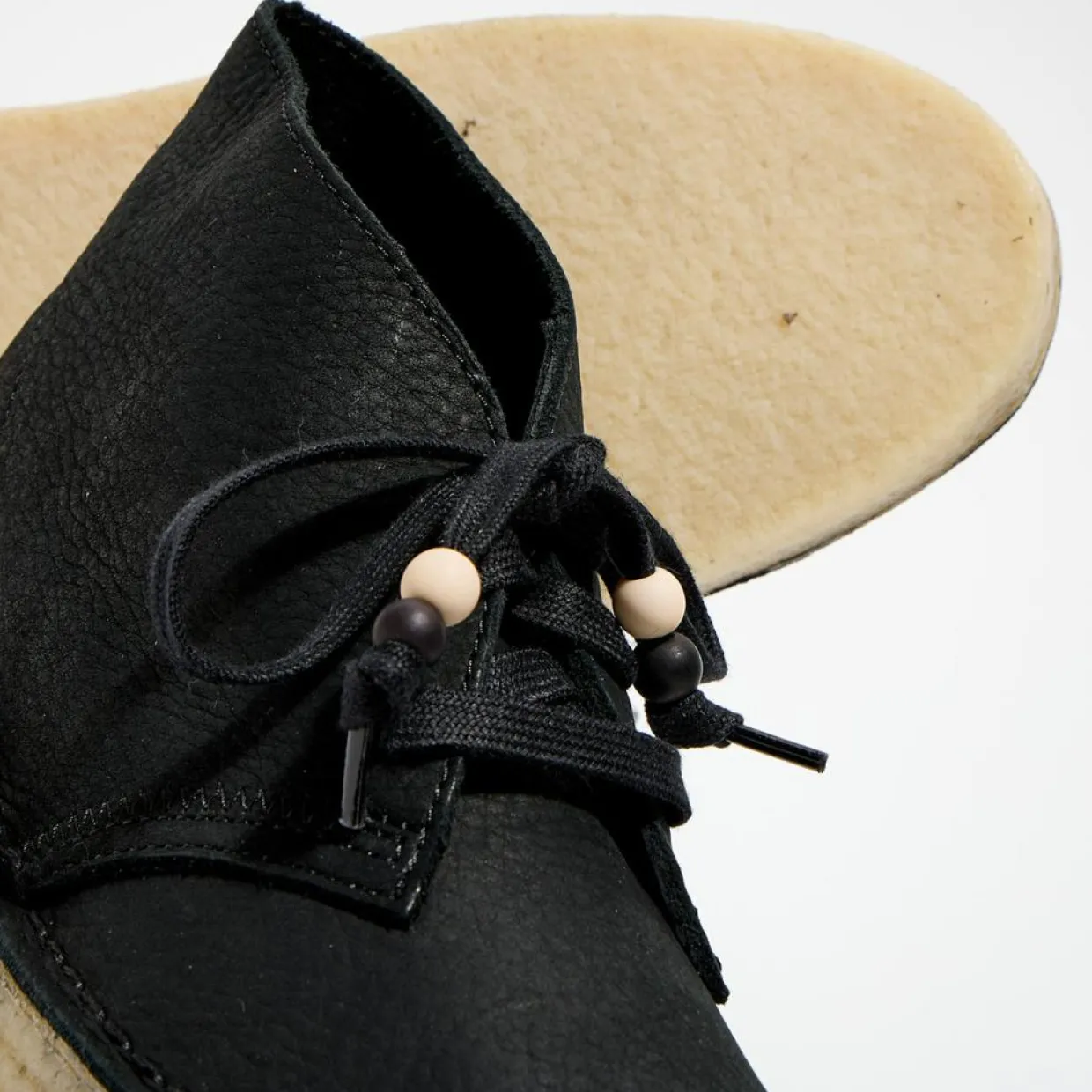 Femme Clarks Bottines^Desert boots en Velours de Cuir Coal noires