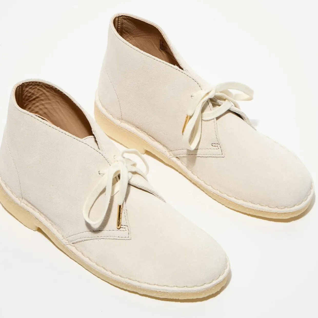 Desert boots en Velours de Cuir Desert écrues-Clarks Online