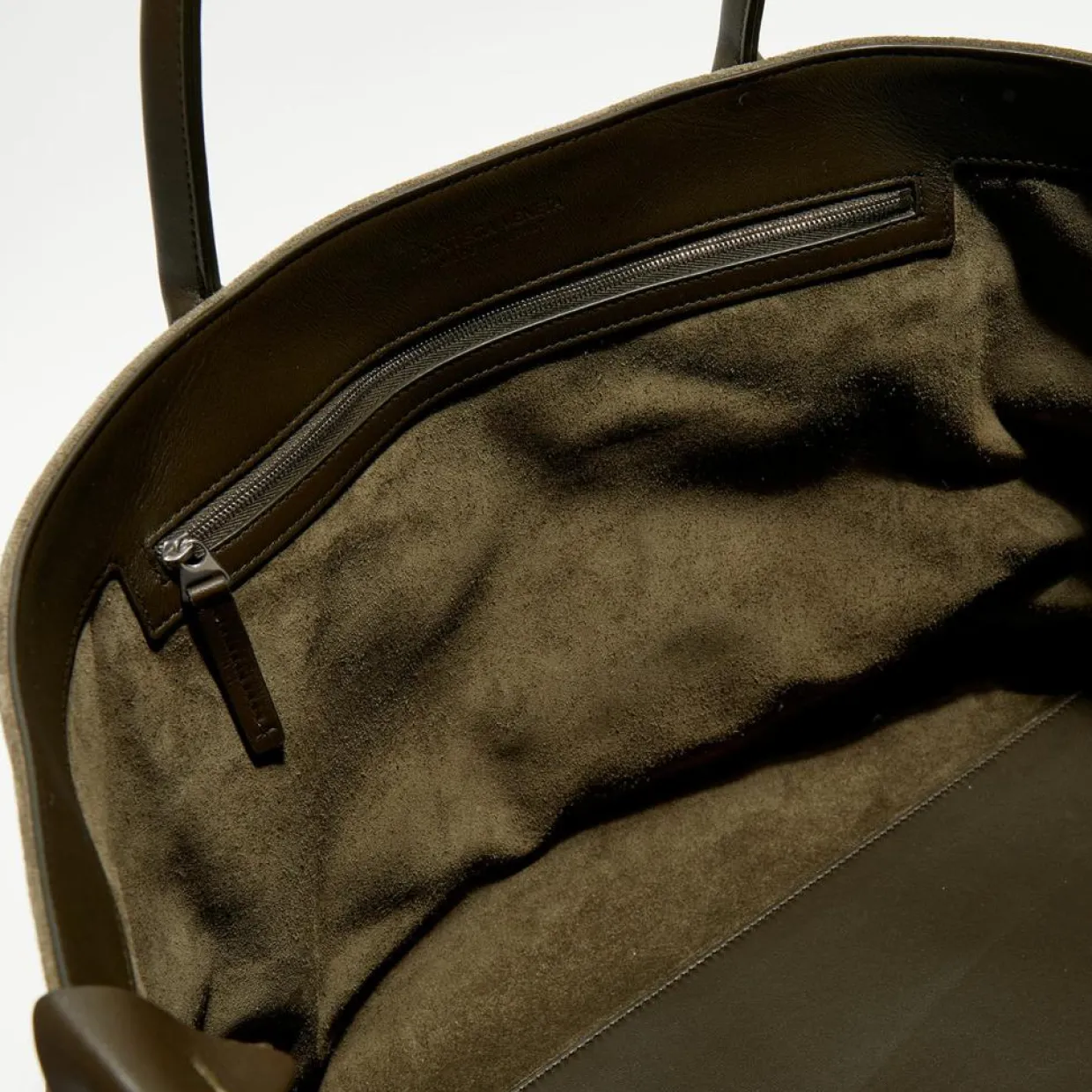 Femme Bottega Veneta Sacs^Grand cabas en Velours de Cuir kaki - 33x45x20 cm