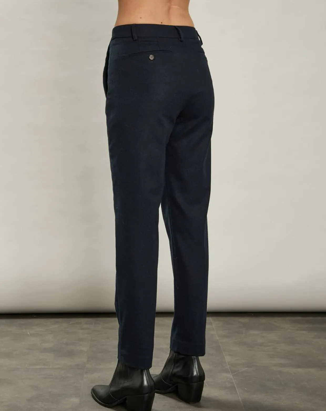 Pantalon en Laine mélangée Parfait marine-Hartford Discount