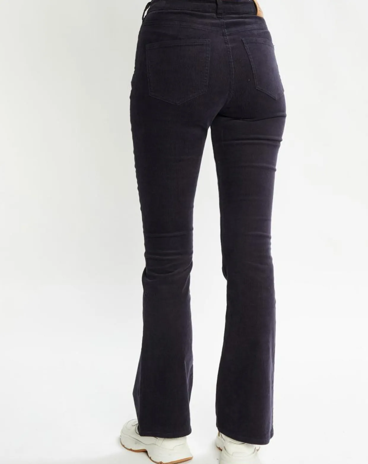 Pantalon en Velours Milleraies bleu foncé-Scotch & Soda Online