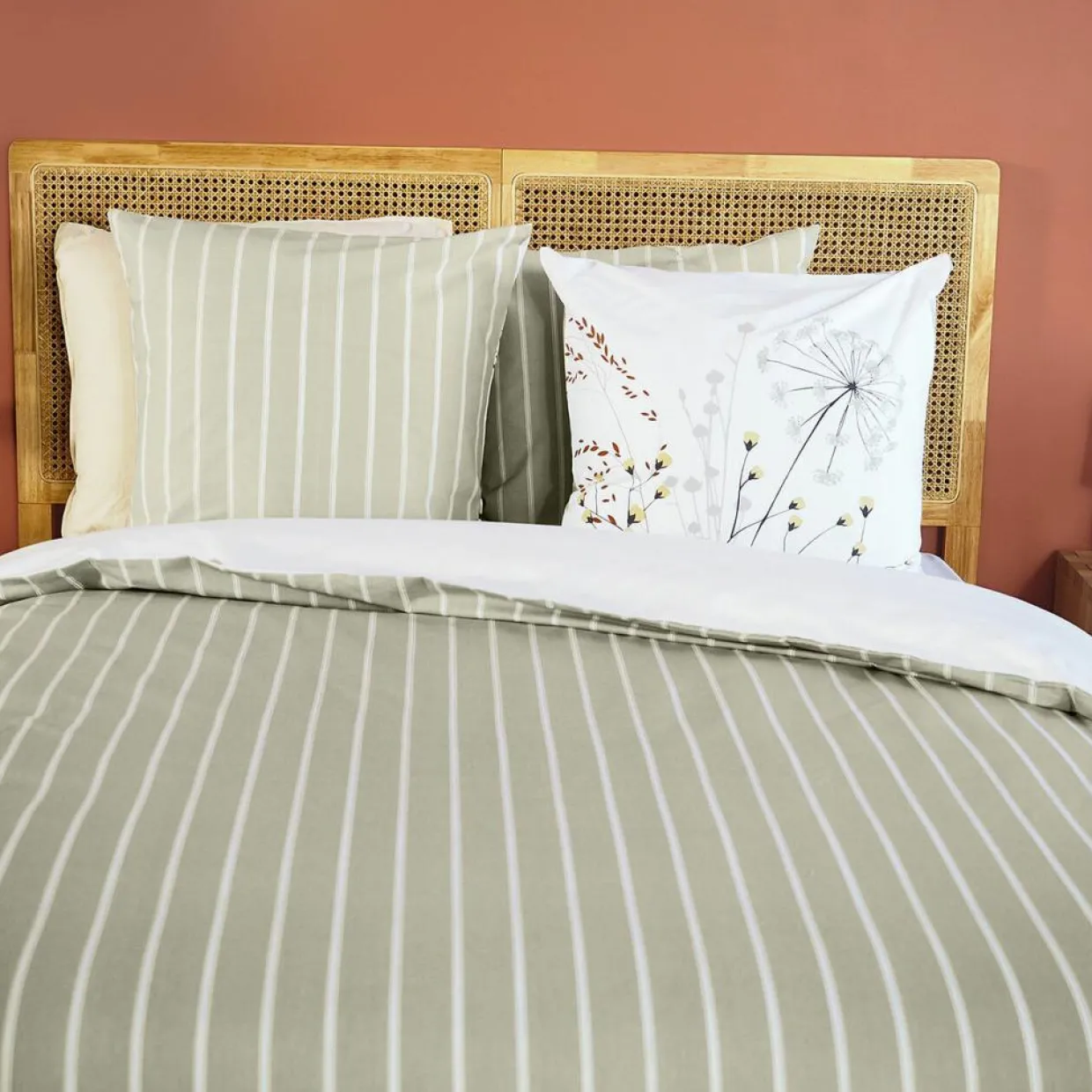 Parure housse de couette Soliflore blanche-Home Collection Discount