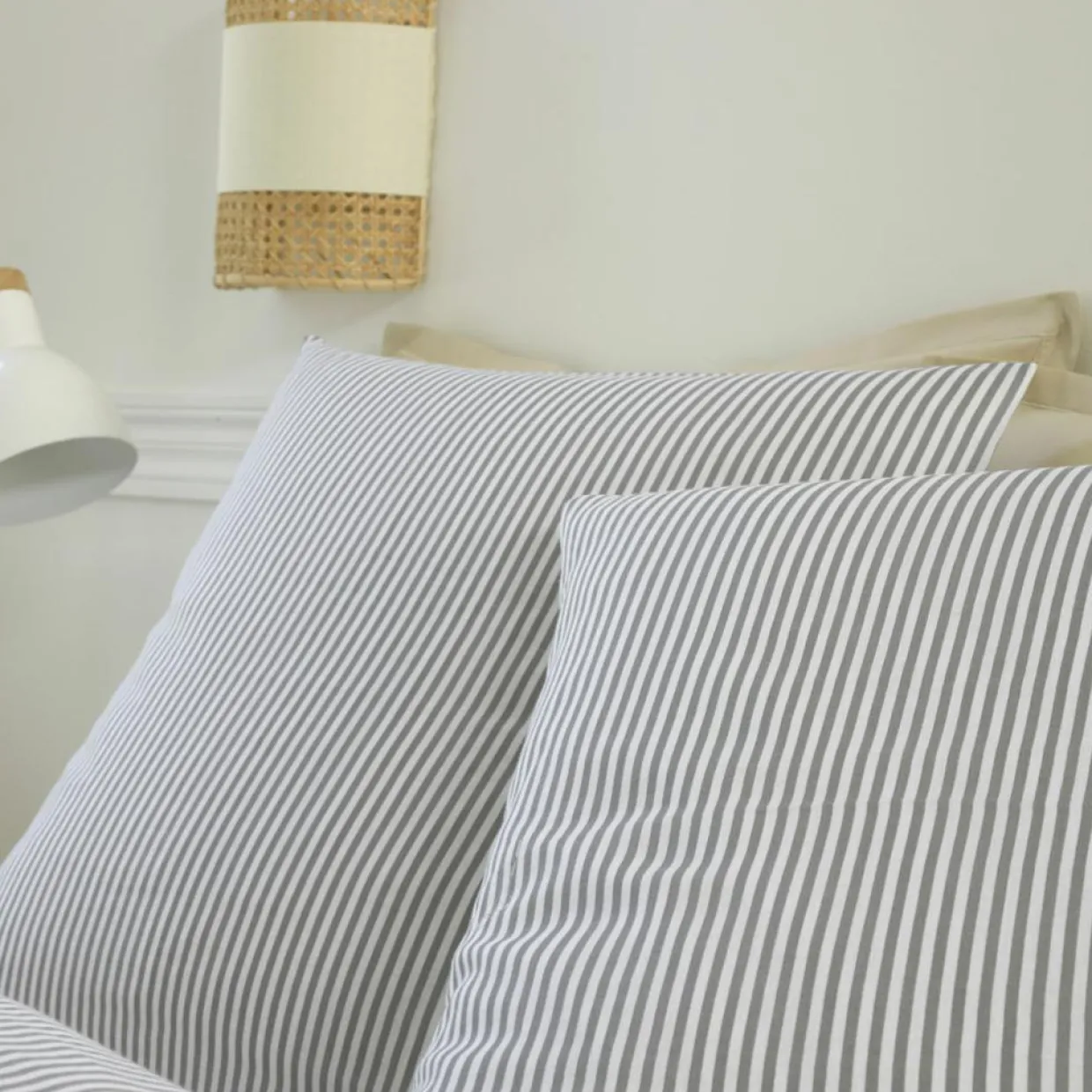 Parure Housse de Couette 100% Gaze de Coton Imprimé Laya blanc/gris-Baton Rouge