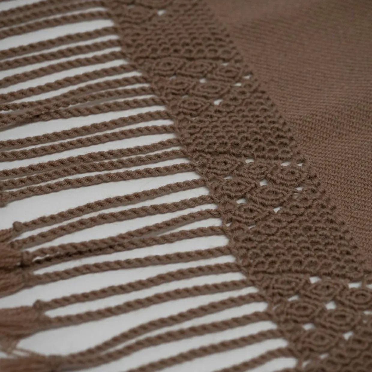 Bed and Philosophy Plaids^Plaid en coton & laine et détails macramé marron 90x200cm