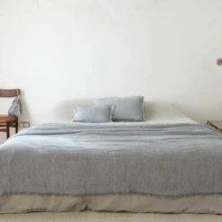Bed and Philosophy Plaids^Plaid en double gaze de lin bleu 140x230cm