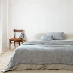 Bed and Philosophy Plaids^Plaid en double gaze de lin bleu 140x230cm