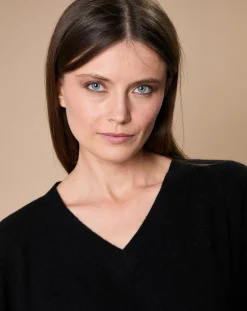 Pull 100% Cachemire 4 fils Romy col V profond noir-Oscar et Louise Best