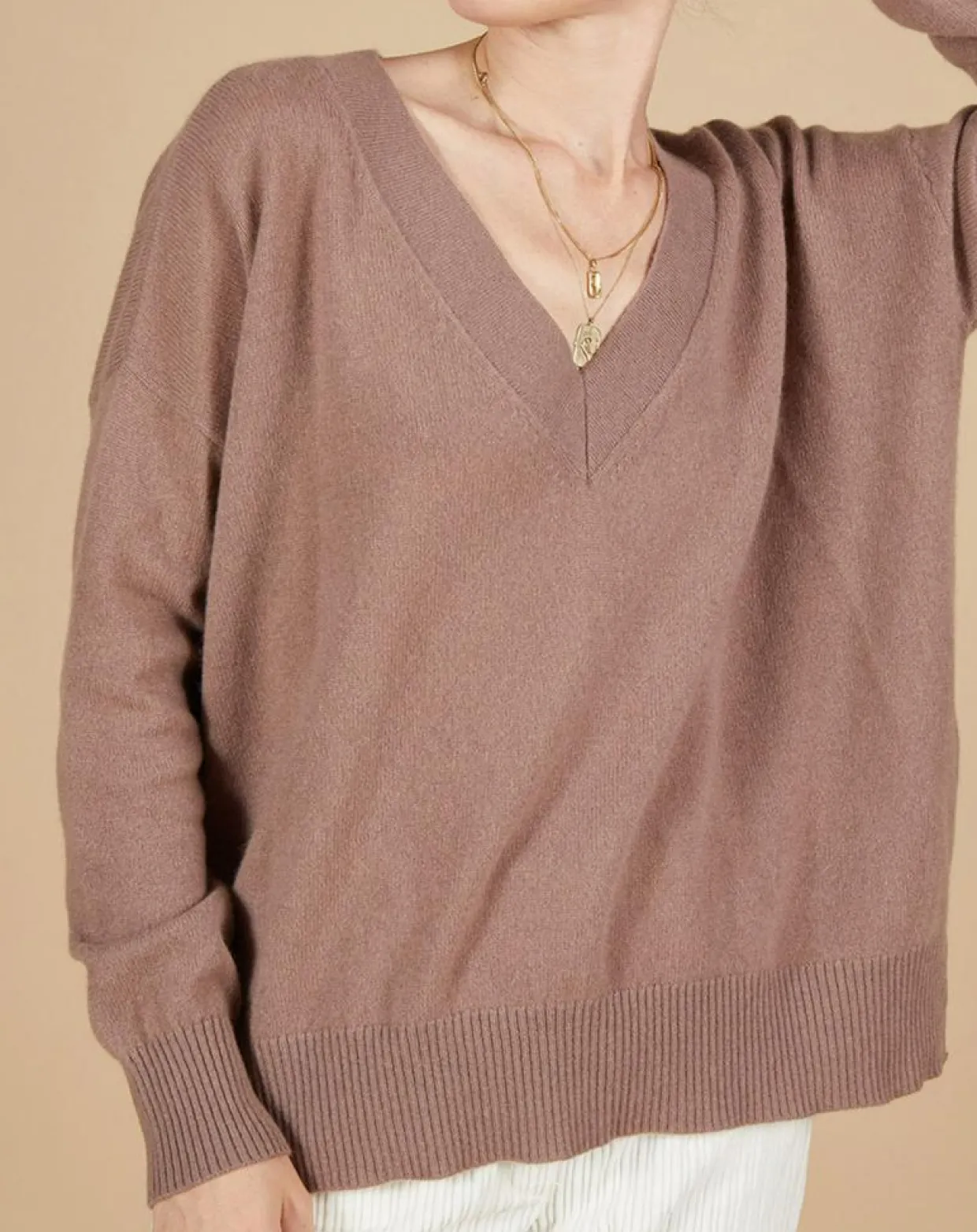 Pull 100% Cachemire Iris Col V profond oversize taupe-Cashmere Tribu Outlet