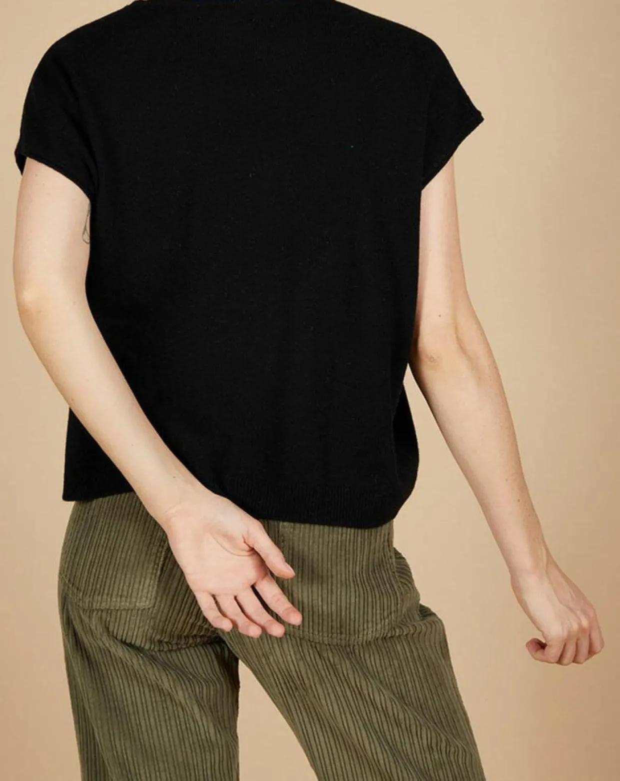 Pull 100% Cachemire Laurène manches courtes noir-Cashmere Tribu Outlet