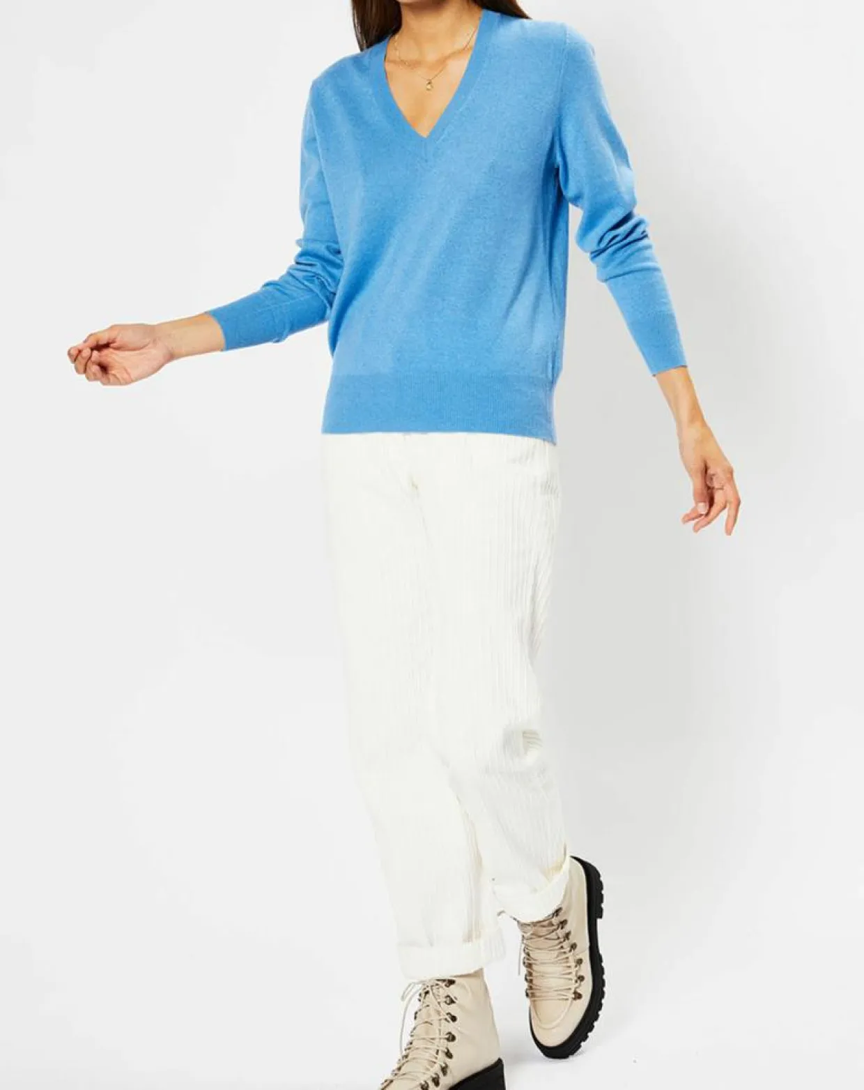 Pull 100% Cachemire Zocon col V bleu-Galeries Lafayette Best