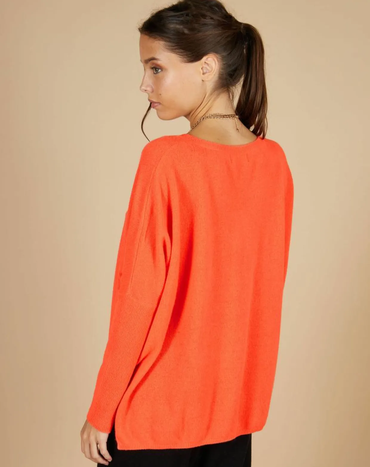 Pull poncho 100% Cachemire Emma col V corail fluo-Cashmere Tribu Online