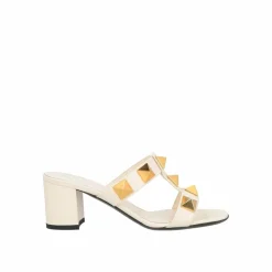 Sandales en cuir à clous romains crème-Valentino Garavani Hot