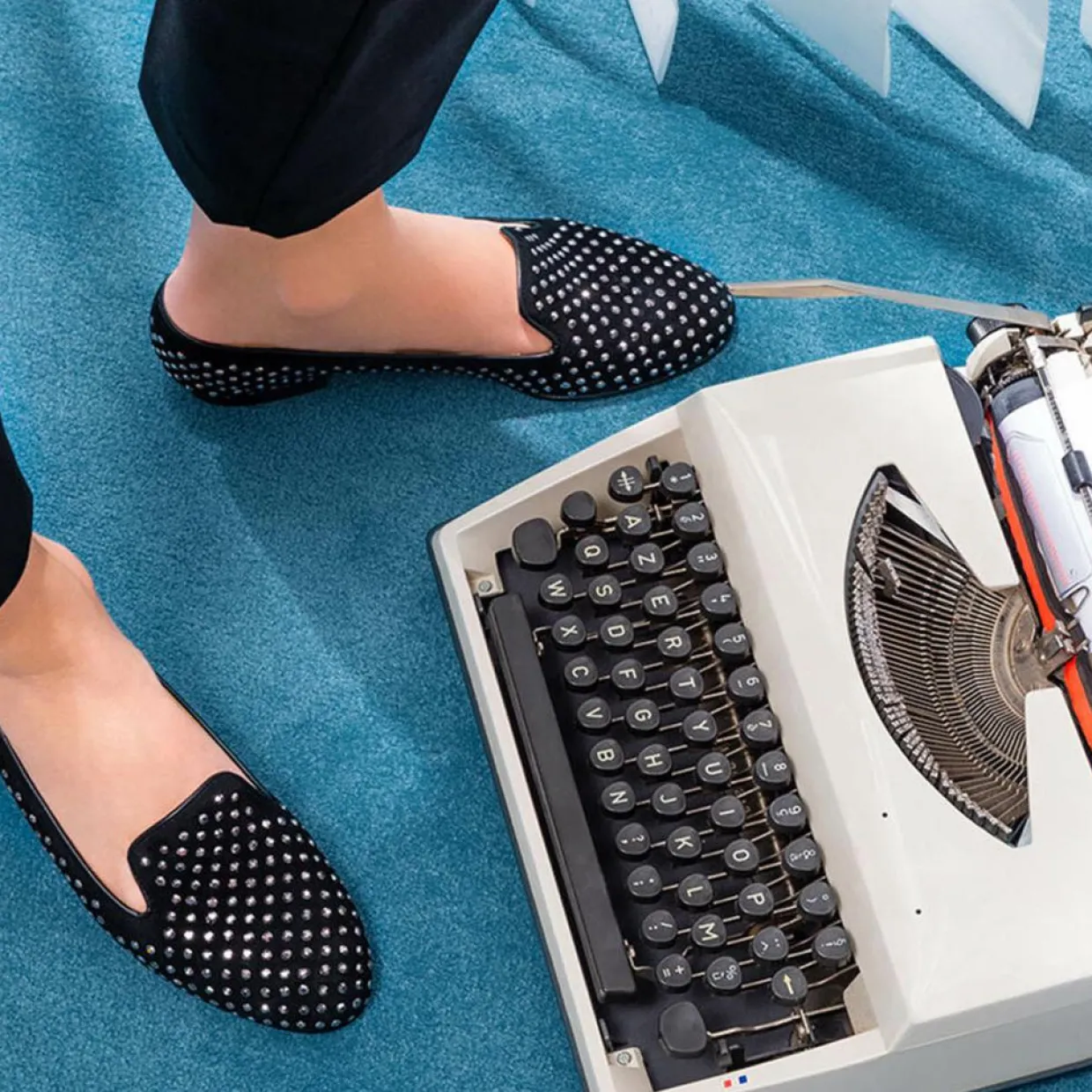 Slippers en Velours de Cuir Abo noires-Cosmoparis New