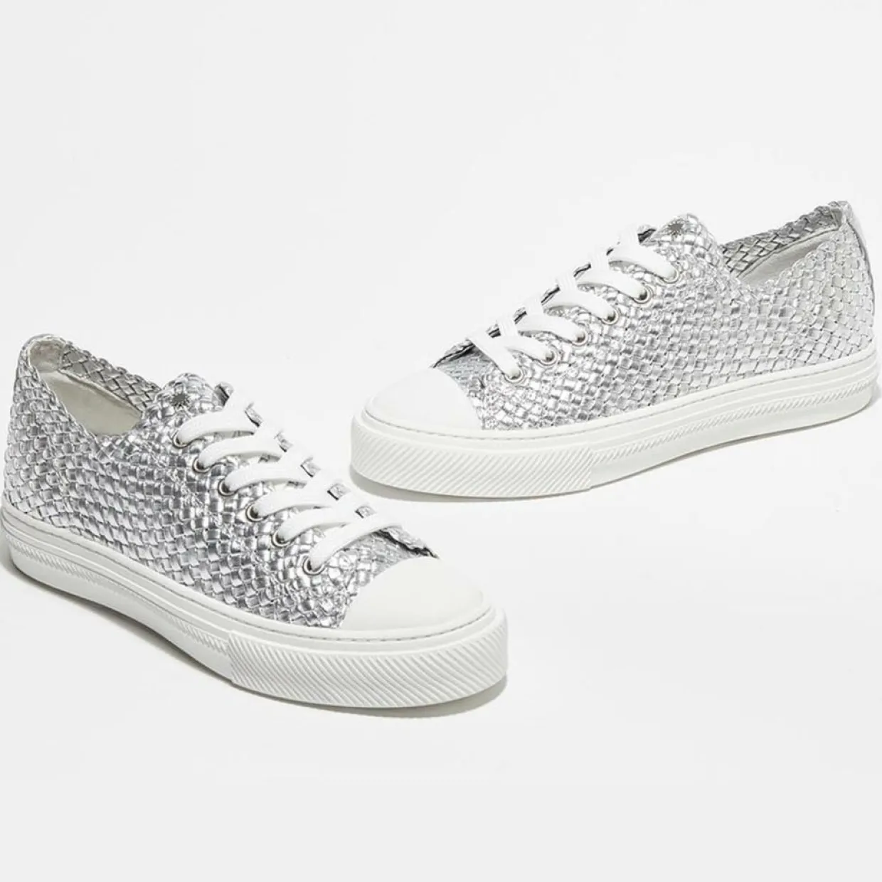 Sneakers en Cuir Wova Low-Top argentées-Stuart Weitzman