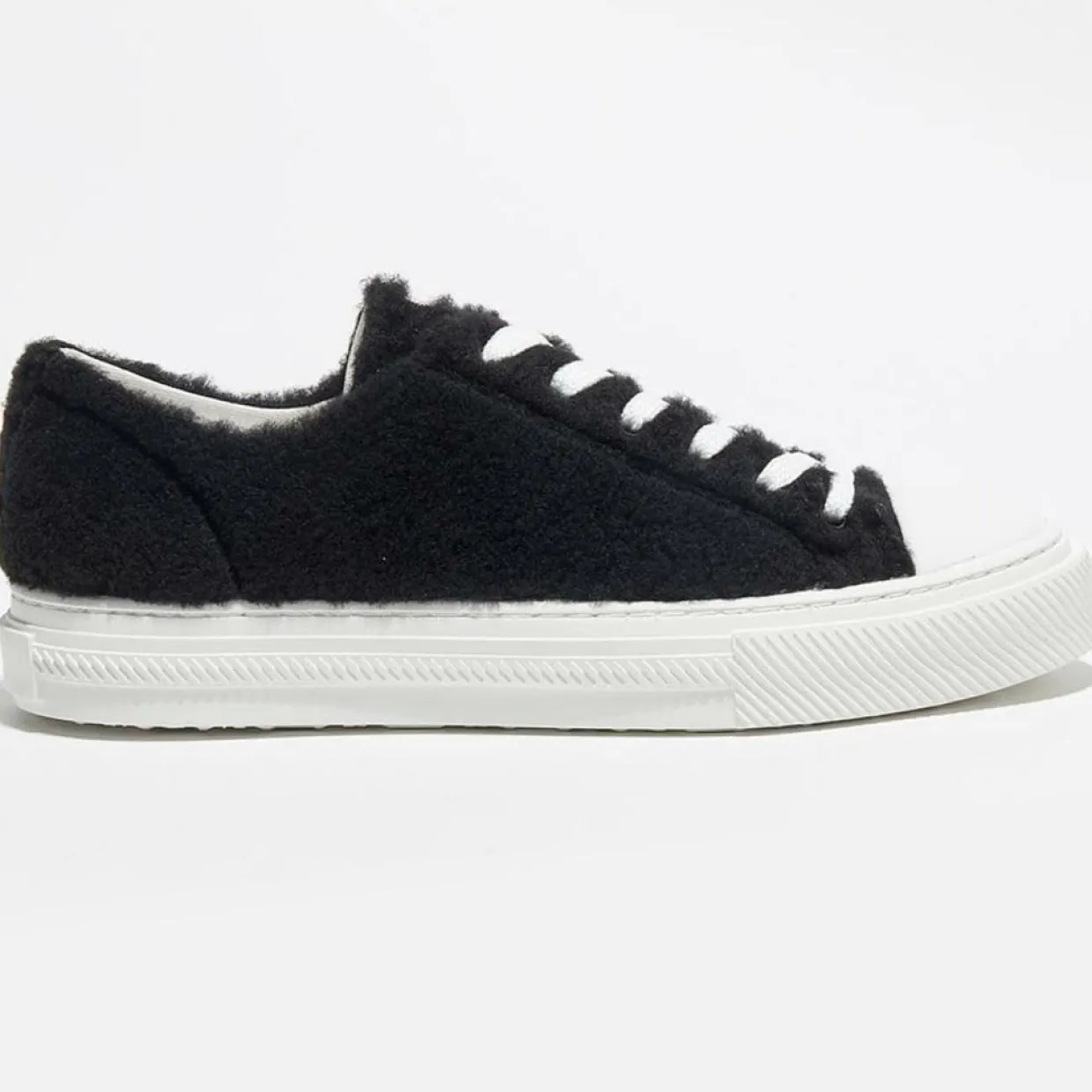 Femme Stuart Weitzman Baskets^Sneakers en Peau de Mouton Ollie Chill noires