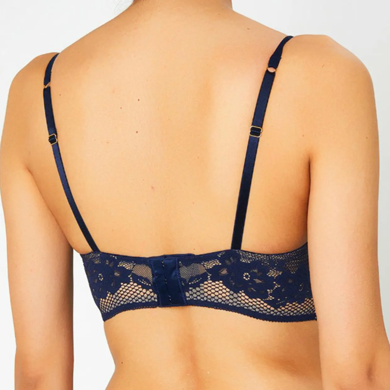 Femme Huit Lingerie, Nuit^Soutien-gorge avec armatures en Soie mélangée Casablanca bleu marine