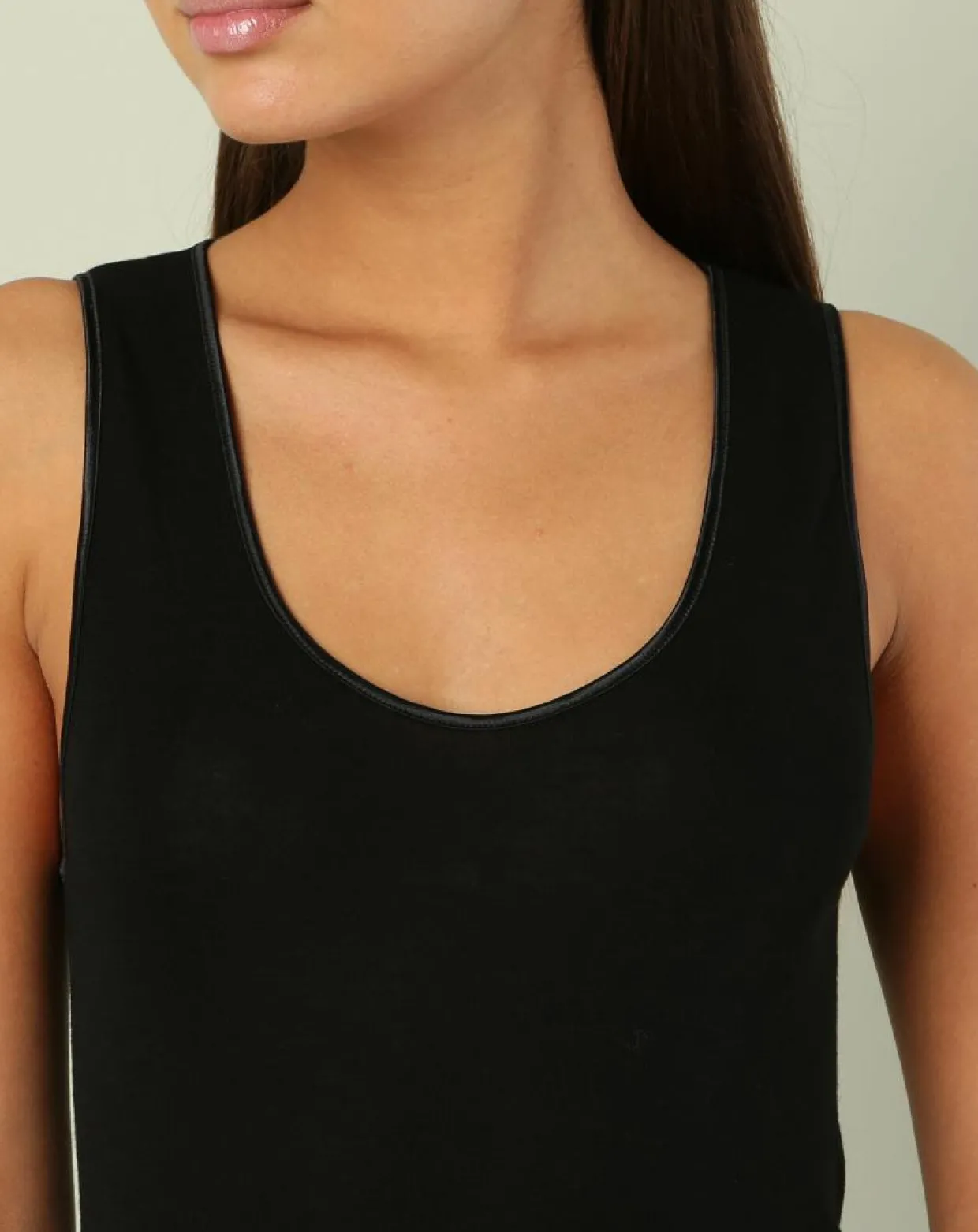 Top sans manches bord satin en Laine & Soie noir-Mare New