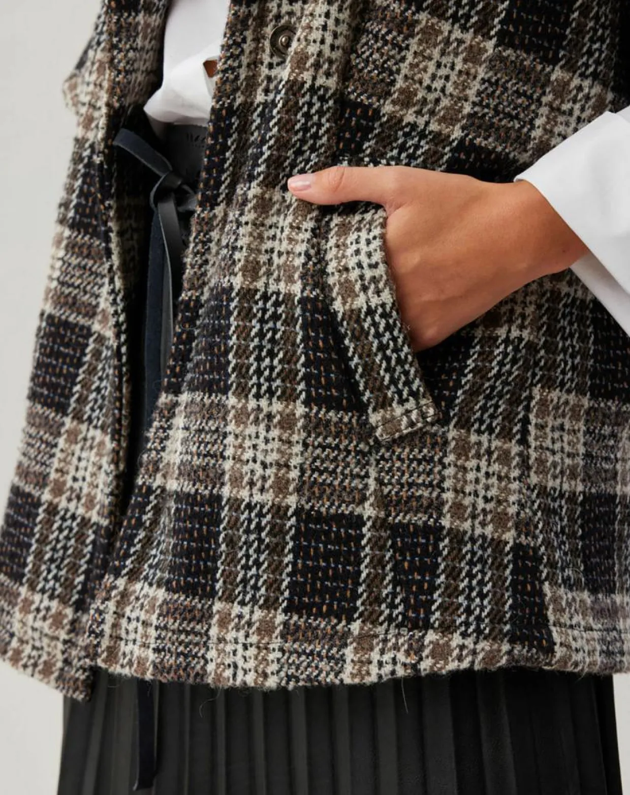 Femme Lauren Vidal Vestes, Blousons^Veste en Laine mélangée manches courtes Biba noire